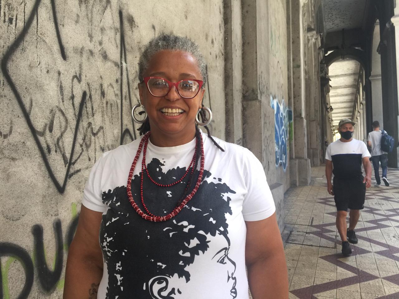 Josi Beatriz Viegas Cunha diz que, apesar de todo seu conhecimento, ainda tem sua capacidade constantemente confrontada pelo fato de ser mulher e negra